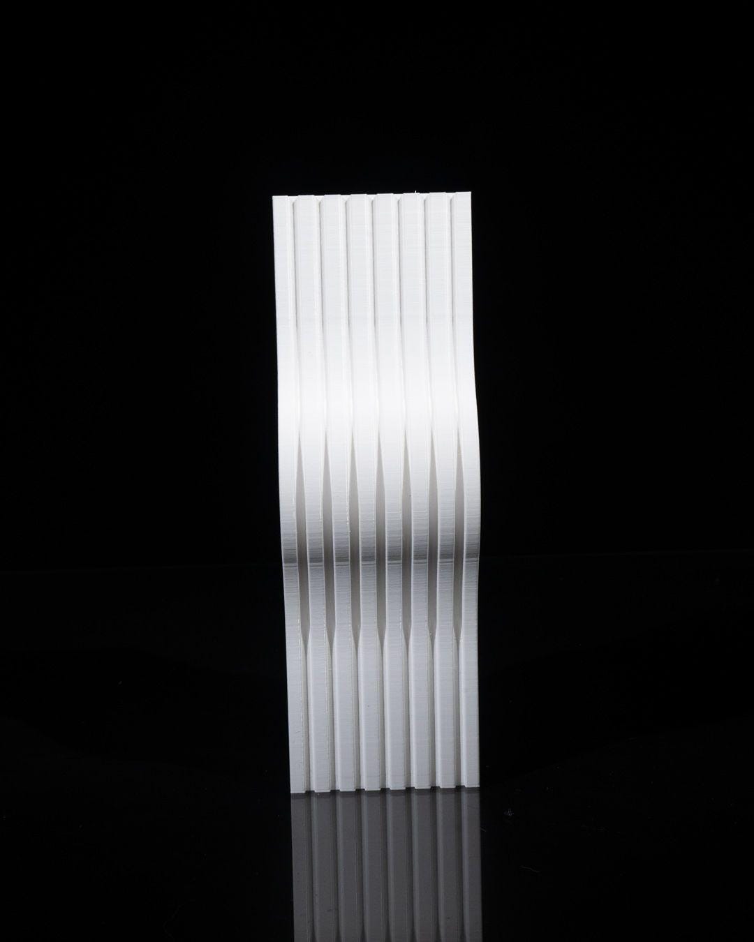 Nallo Vase – Vaso geometrico moderno stampato in 3D, arredamento contemporaneo per la casa e pezzo d'arredo scultoreo