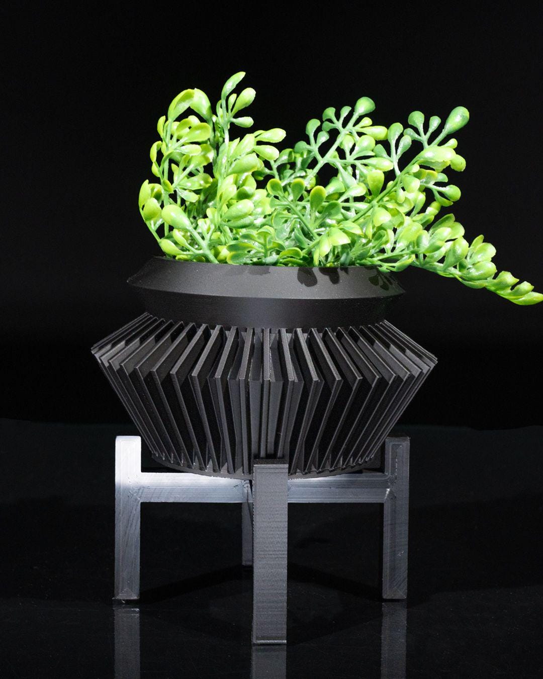 Quano Planter – Moderno vaso geometrico stampato in 3D con supporto e drenaggio, arredamento contemporaneo per la casa