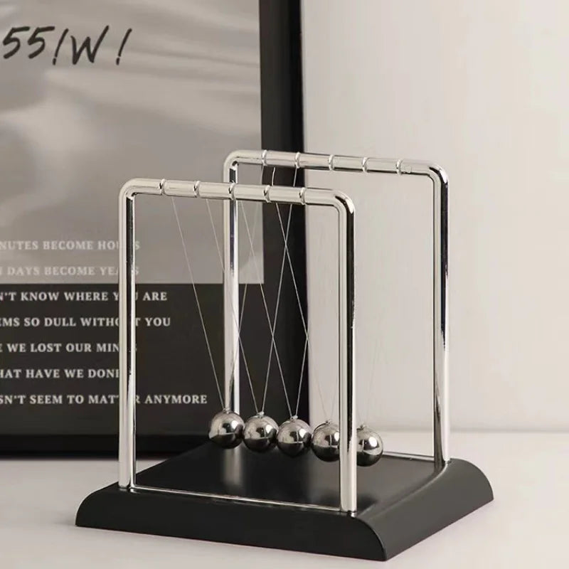 Pendolo di Newton – Balance Balls da Scrivania, Decorazione e Giocattolo Scientifico