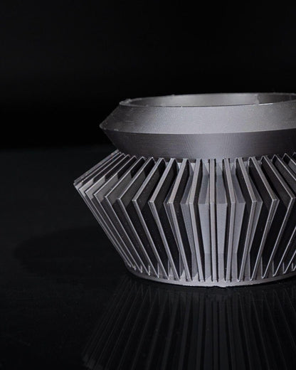 Quano Planter – Moderno vaso geometrico stampato in 3D con supporto e drenaggio, arredamento contemporaneo per la casa