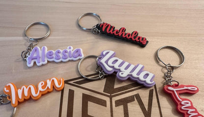 Portachiavi con nome personalizzato stampato in 3D – Regalo personalizzato in PLA – Etichetta per bagaglio, ciondolo per zaino, bomboniera, etichetta con nome scolastico